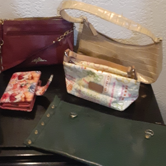 Designer purses - Picture 5 of 5